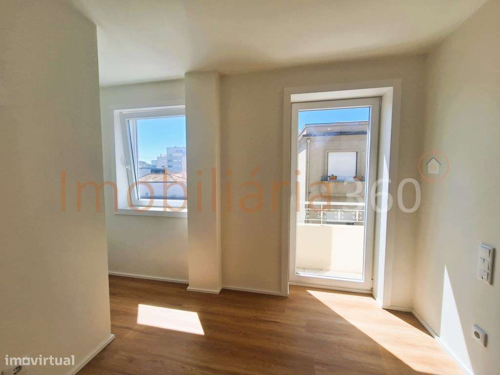 **Apartamento T2 Duplex Novo com 2 Varandas em Matosinhos Sul**-8