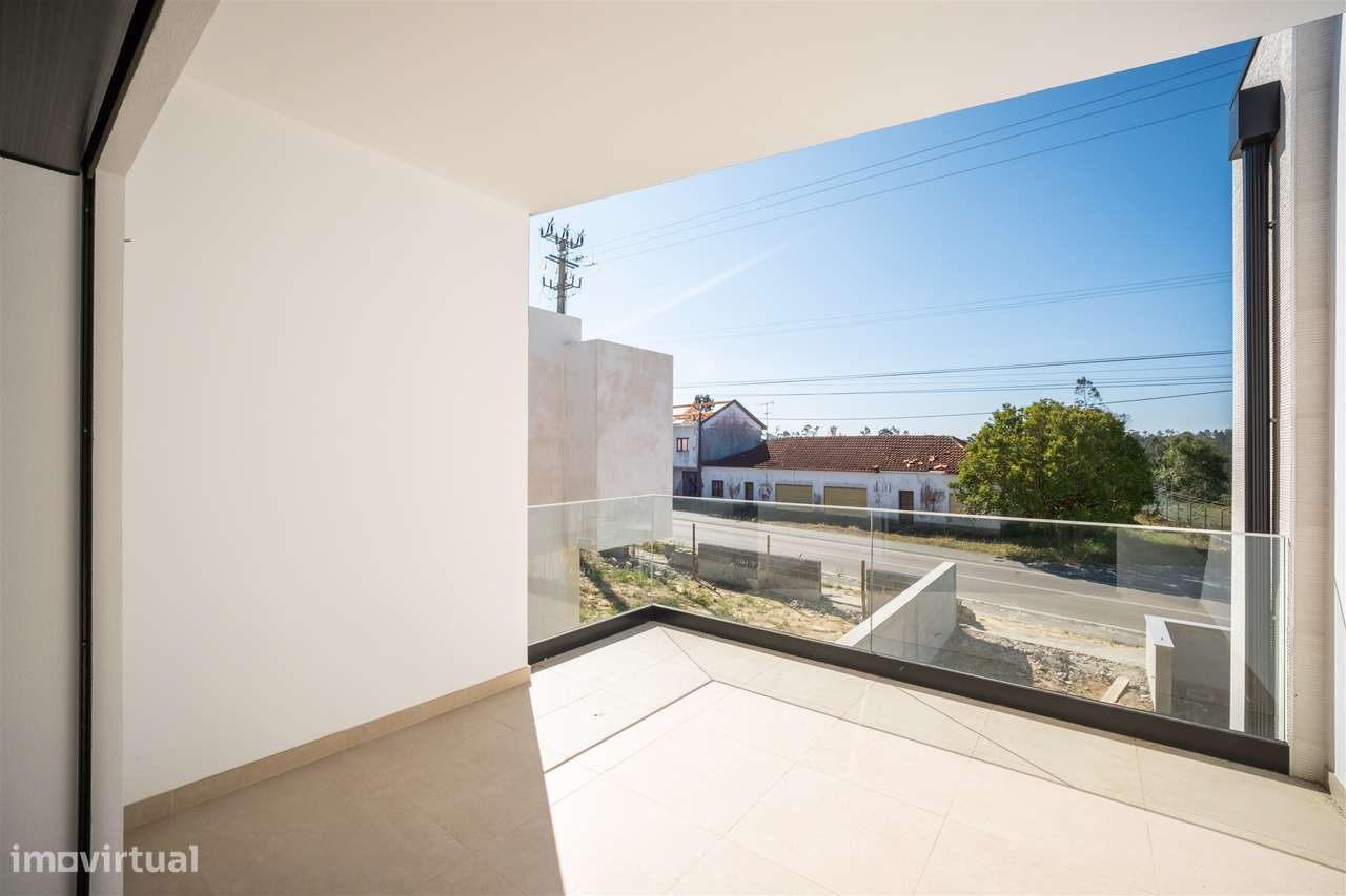 Moradia T4 NOVA em Maceira, Leiria-15