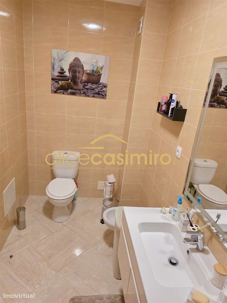 Moradia T4 - boas áreas- excelente estado!-48