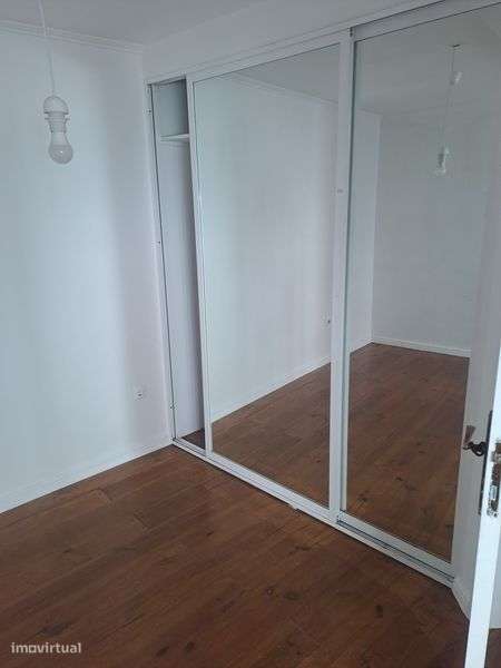 Aluga-se casa T2 - Grande imagem: 4/12