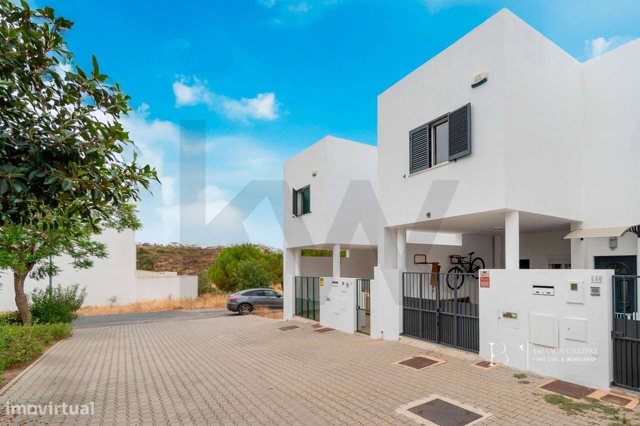 Moradia T3+1 com piscina, 2 pátios, 2 entradas, estacionamento, terren - Grande imagem: 2/47