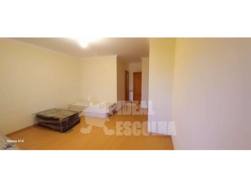 T3 CARTAXO 
ARRENDAMENTO
QUATRO ASSOALHADAS - Grande imagem: 4/10