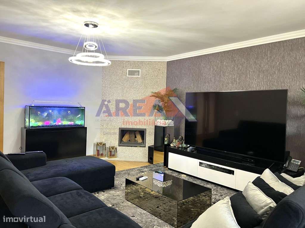 Apartamento T4 de Prestígio | Condomínio Fechado |-6