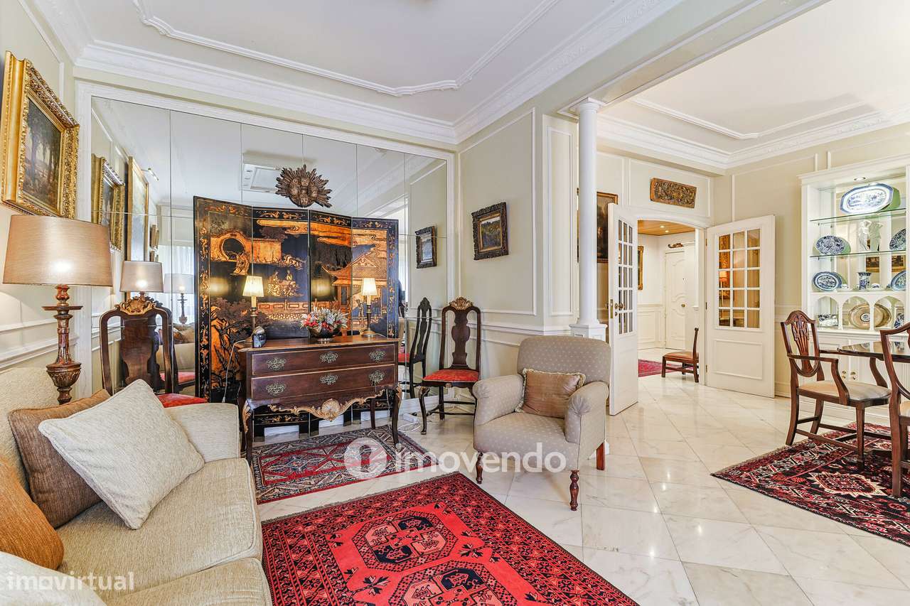 Apartamento T3, com cozinha equipada e estacionamento, em Miraflores - Grande imagem: 5/29