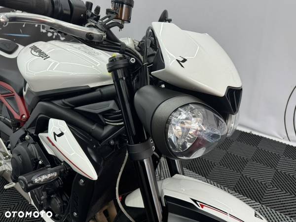 Triumph Street Triple - 36