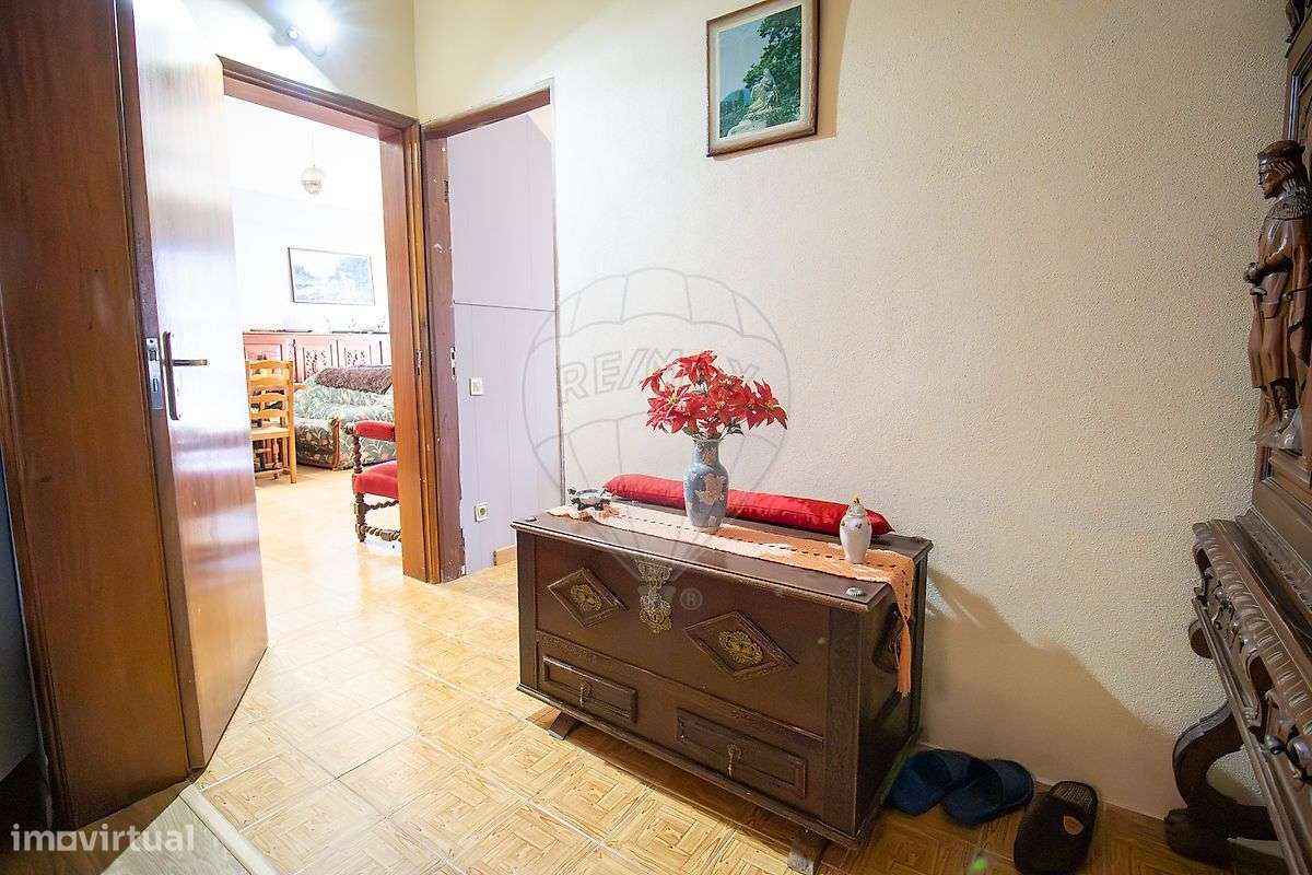 Moradia T4 para venda-26