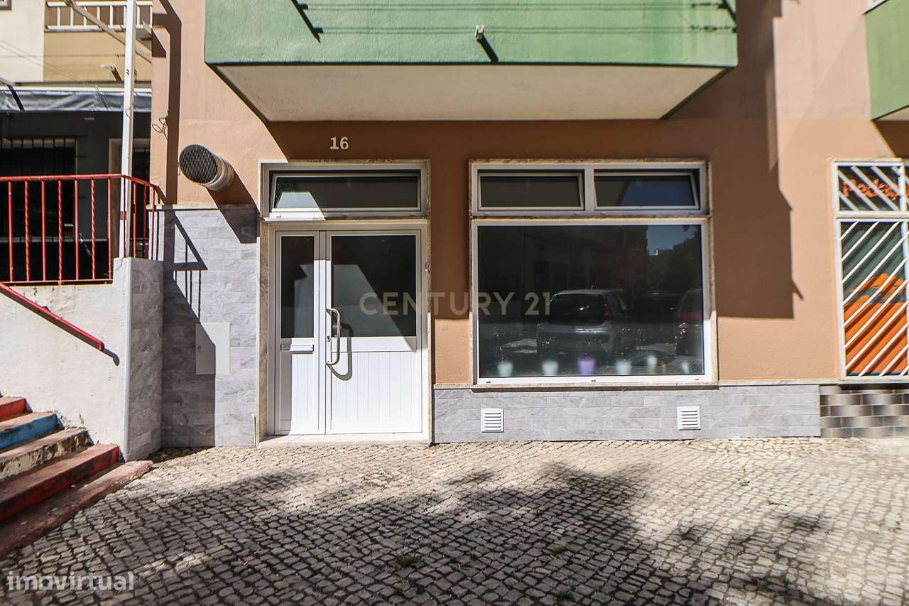 Loja na Torre da Marinha - Grande imagem: 4/12