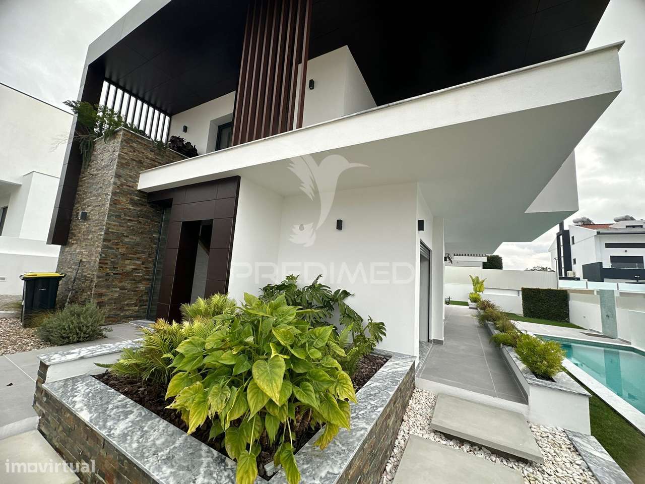 Moradia T3 contemporânea de elevada qualidade, com design distinto... - Grande imagem: 4/28