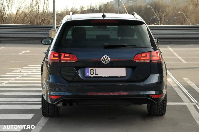 Volkswagen Golf - 11