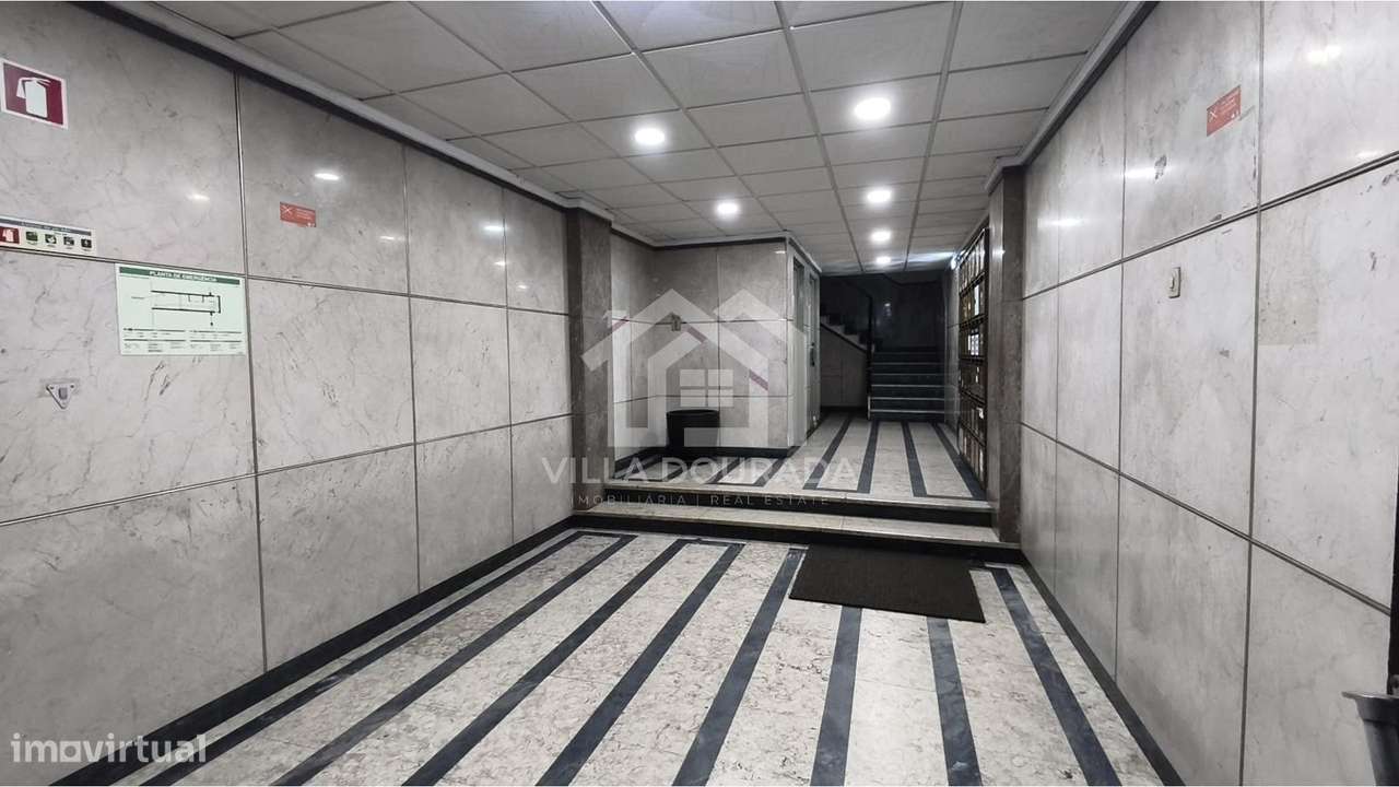 Escritório Renovado na Baixa do Porto-10