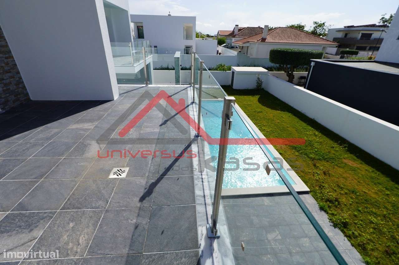 Moradia Nova Isolada V4 com Piscina Aires-Palmela-10