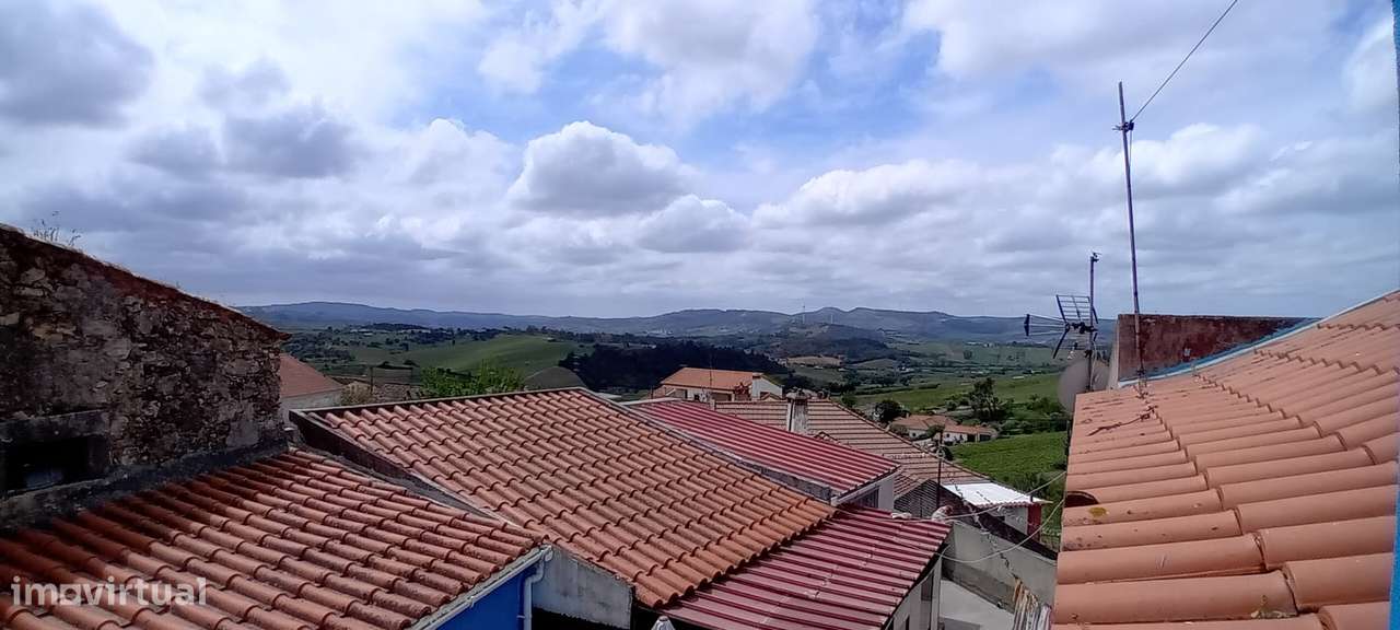 Moradia T1+1 com logradouro em Nossa Senhora da Glória-17