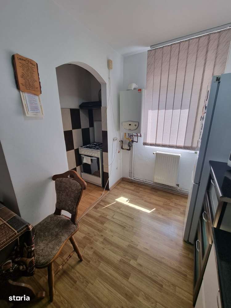 Apartament cu 3 camere, localizat în zona de jos a orașului. - Imagine principală: 5/10
