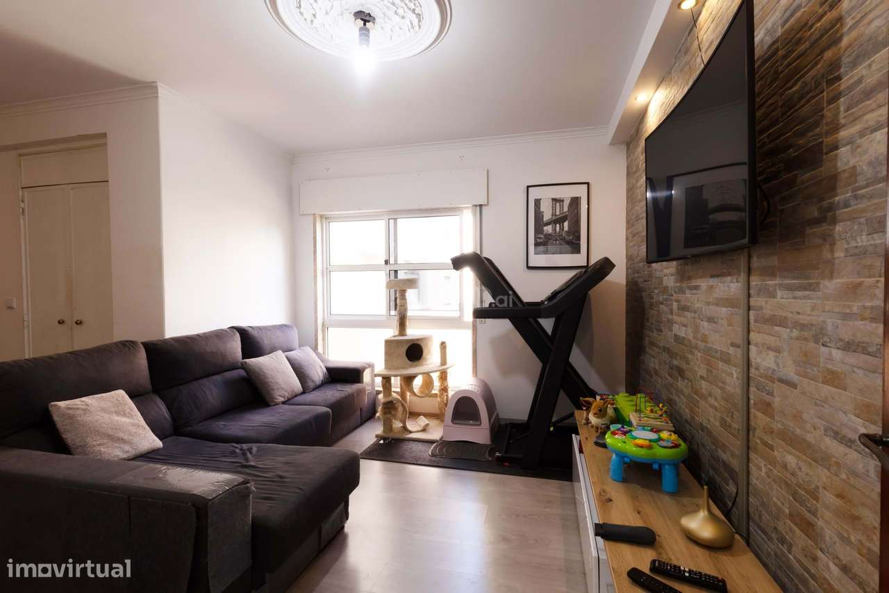 APARTAMENTO T2 COM 82 M² ELEVADOR E TRANSPORTES À PORTA  ALGUEIRÃO MEM - Grande imagem: 2/31