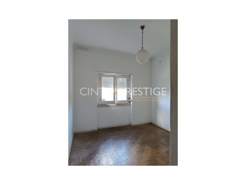 Sintra Prédio, de apartamentos, comercio, garagens e terreno para c...-9