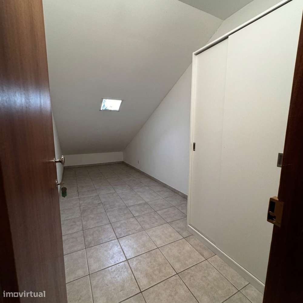 T3 Moderno com garagem fechada-16