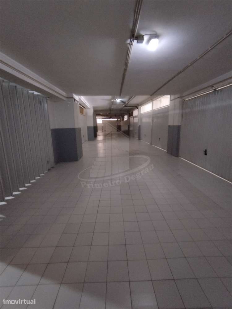 T4 com garagem para 2 carros-24