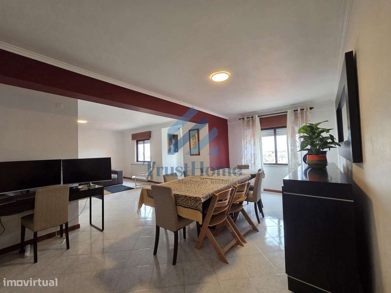 T5 duplex na Tapada das Mercês com 225m2 com lugar de parqueamento - Grande imagem: 5/40