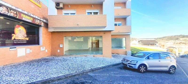 Loja em Caneças junto ao Continente na  estrada principal - Grande imagem: 5/7