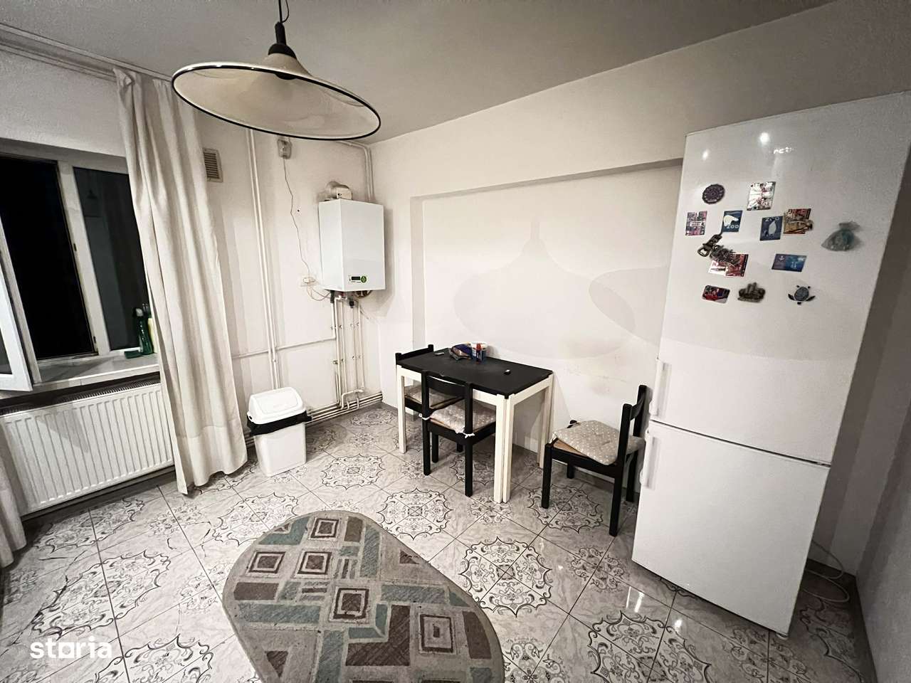 Inchiriere Camera in apartament cu 3 camere - Podu Ros - Imagine principală: 3/4