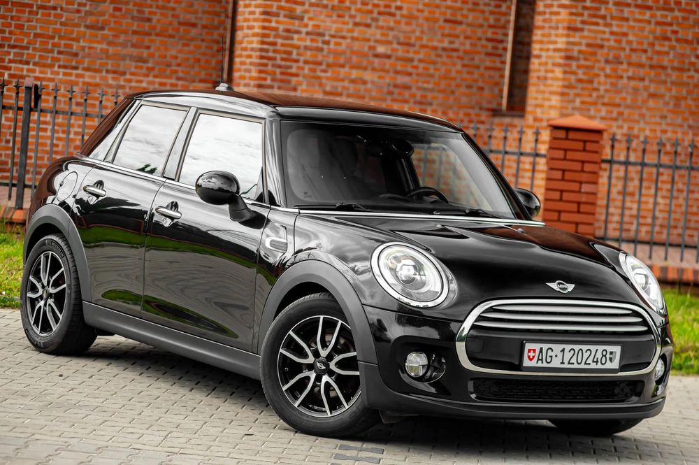 Mini Cooper Essential Trim 2015