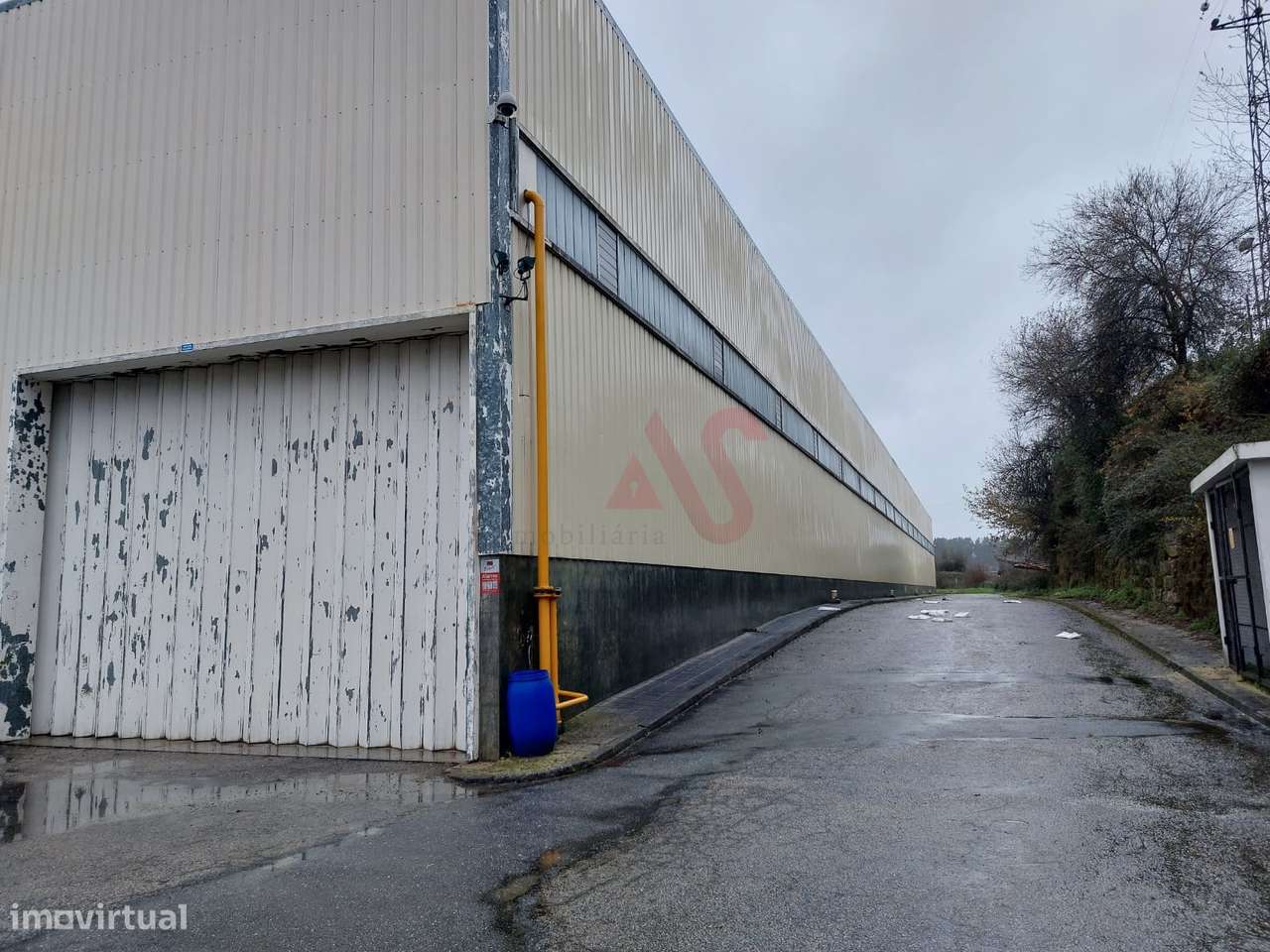 Armazém Industrial com 16.317,70 m² em Vila das Aves, Santo Tirso - Grande imagem: 2/11