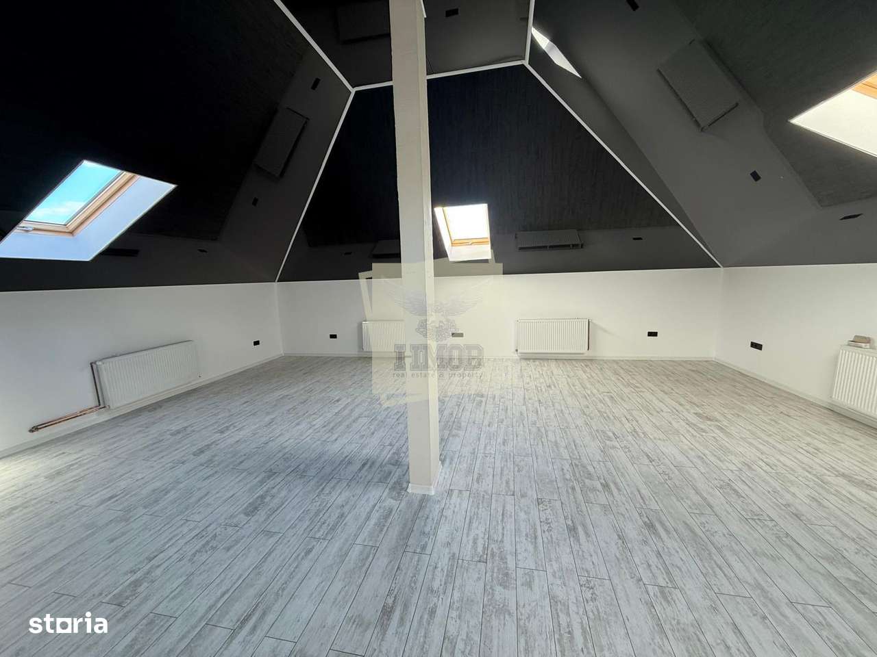 Casa cu 4 camere si 3 bai pretabila birouri in Sura  Mare - Imagine principală: 1/10