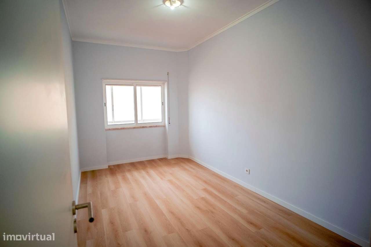 Excelente Apartamento T2 Remodelado – Paio Pires-23