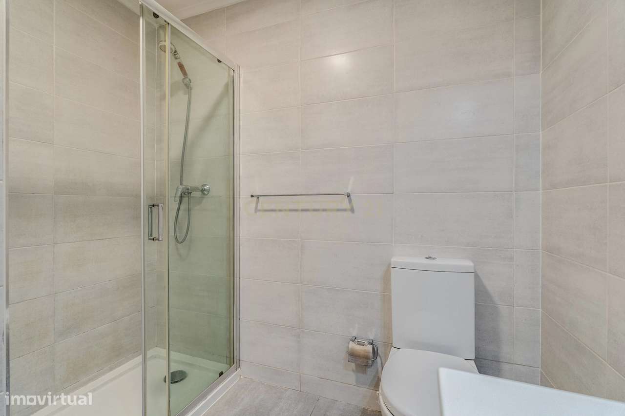 Apartamento T1 +1 em Quarteira-13