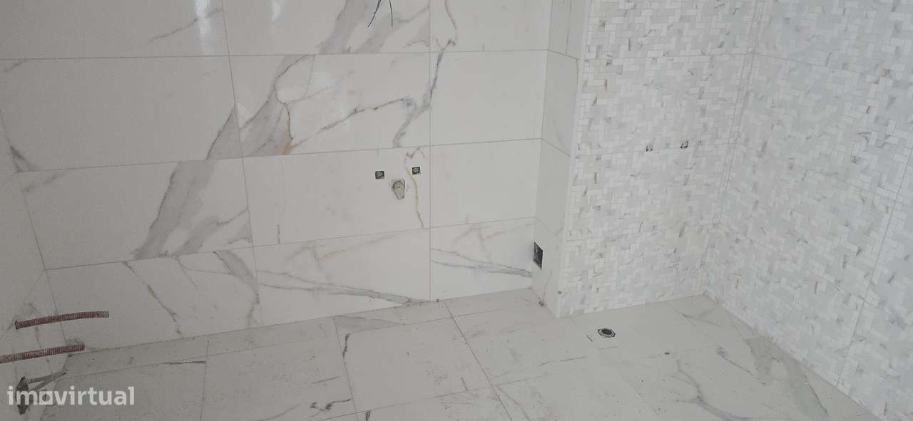 T2 duplex com parqueamento e arrecadação.-7