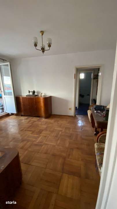 Apartament 3 camere, semidecomandat, et 4/4, zona Democratiei - Imagine principală: 4/10