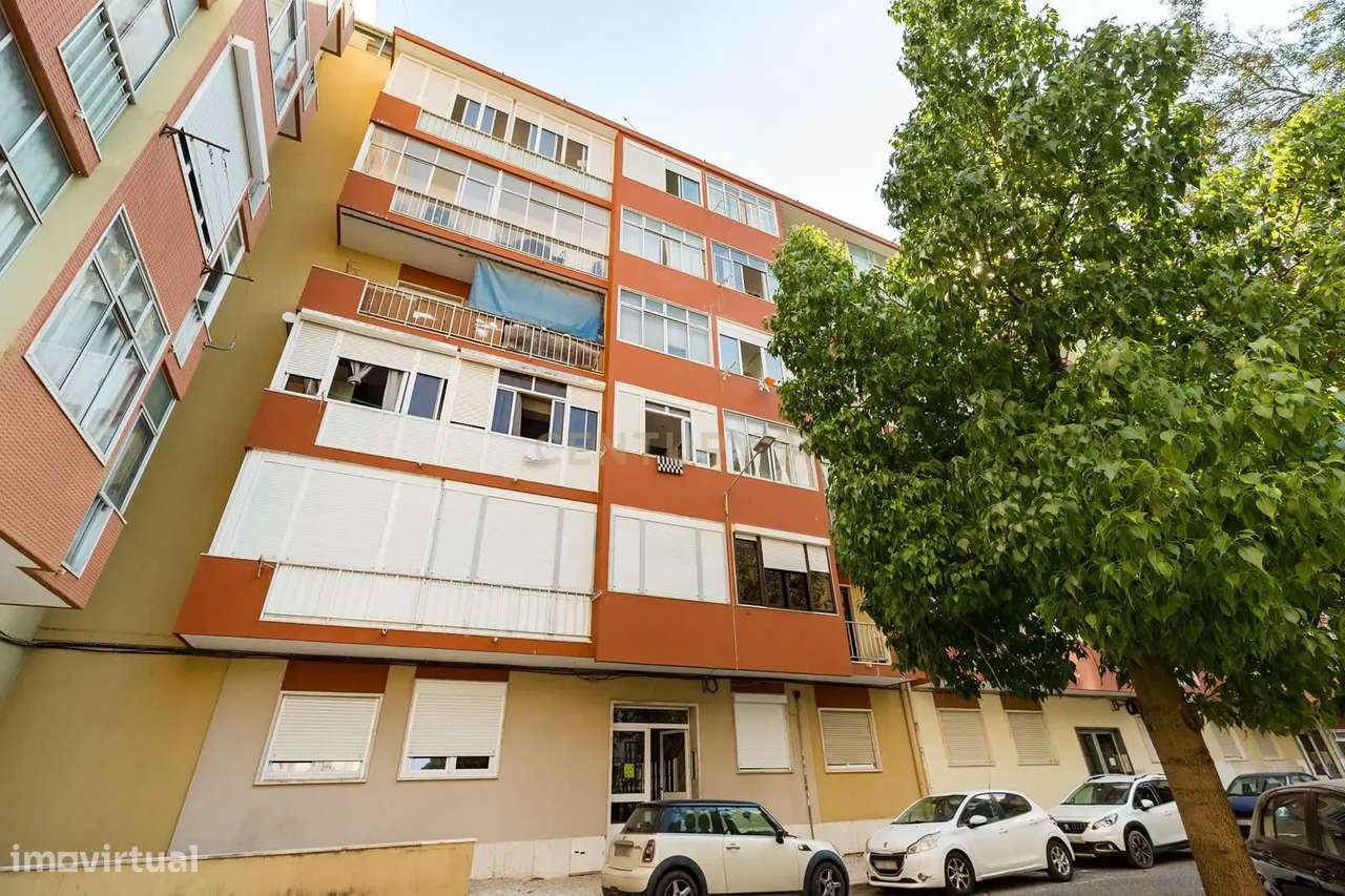 T2 Totalmente Renovado - Damaia-21