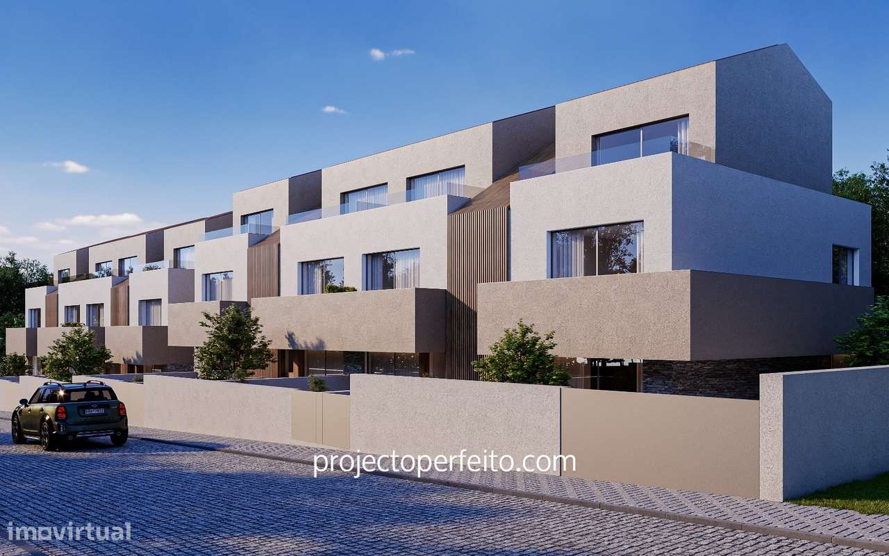 Moradia T3 de 3 frentes com elevador e garagem fechada - Grande imagem: 4/34