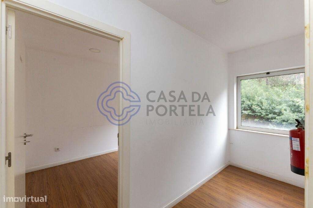 Venda de armazém industrial, escritório e logradouro em Ermesinde-15