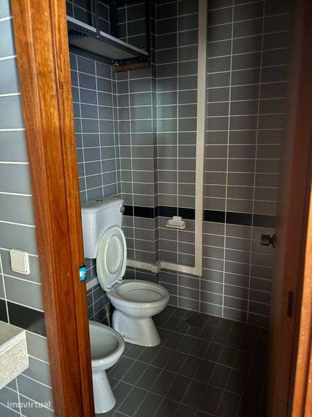 Arrendo escritório com lugar de garagem praça da república - Grande imagem: 5/7