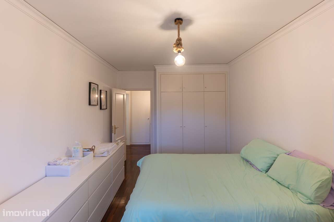 T1 com 2 varandas e lugar de garagem na Madalena-11