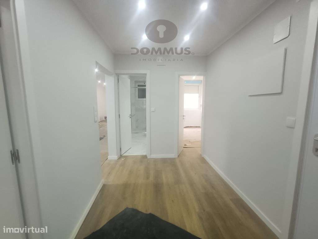 Apartamento T2+1 Remodelado com Logradouro na Falagueira-8