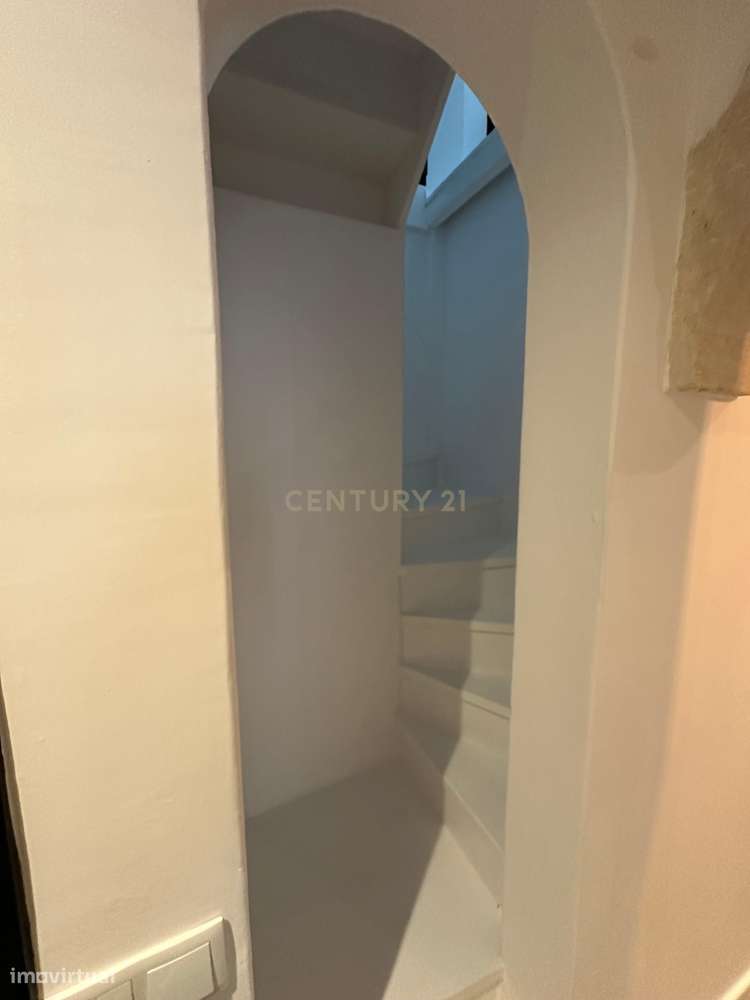 MORADIA ATÍPICA EM  AZAMBUJA - 7 ASSOALHADAS-32