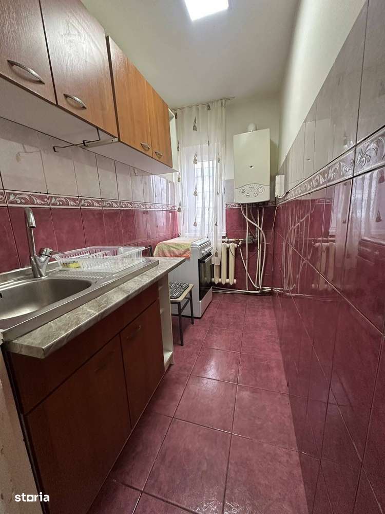 De vanzare garsoniera cf1,cu balcon,zona centrala, mobilata și utilata - Imagine principală: 4/7