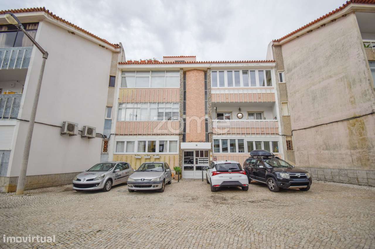 Apartamento T3 com varanda nas Areias, em São João do Estoril - Grande imagem: 4/32