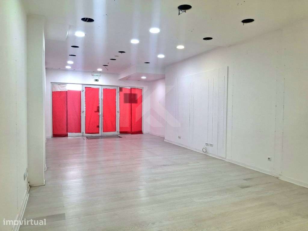 Loja Localizada na Ajuda São Martinho Funchal - Grande imagem: 5/17