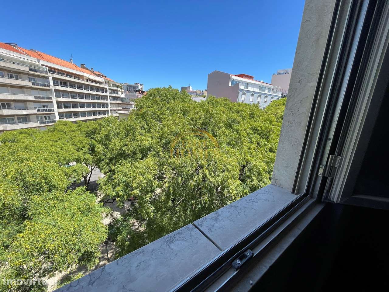 Apartamento T5 convertido num Luxuoso T3 – Av. Conde Valbom, Avenidas-14