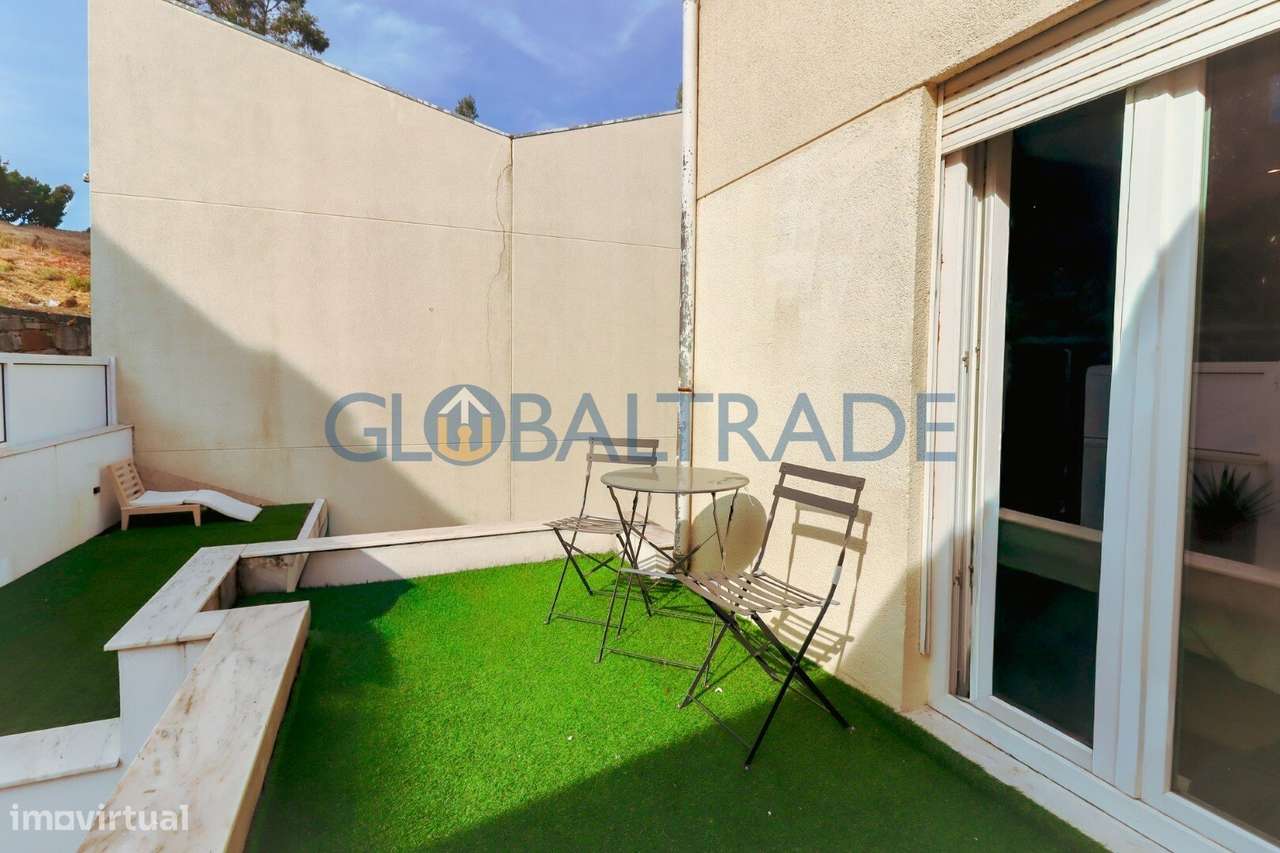 Moradia bifamiliar T4 em São Pedro da Cova - Grande imagem: 4/40