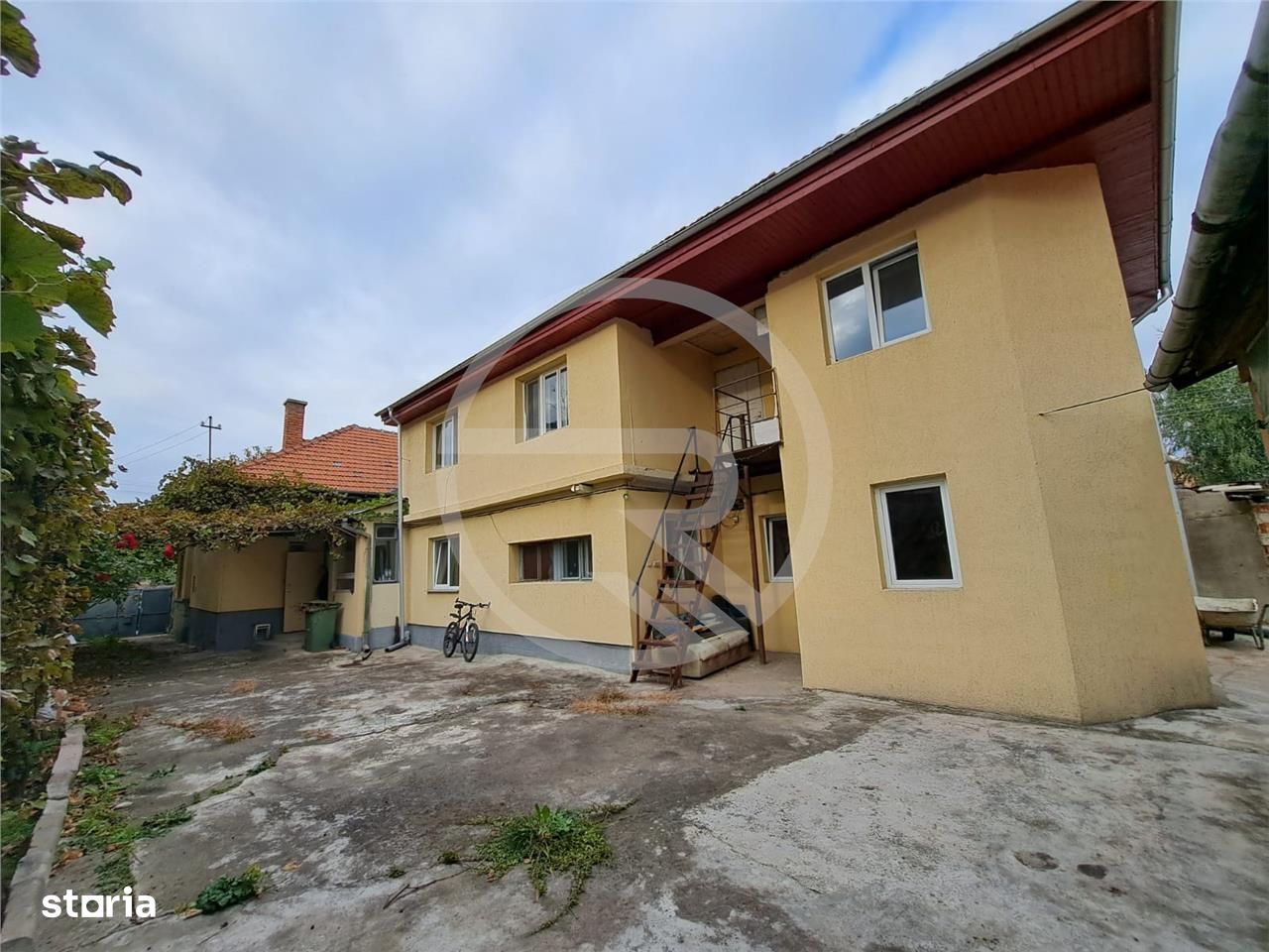 Casa indivuduala, 240 mp utili, situata in cartierul Andrei Muresanu!