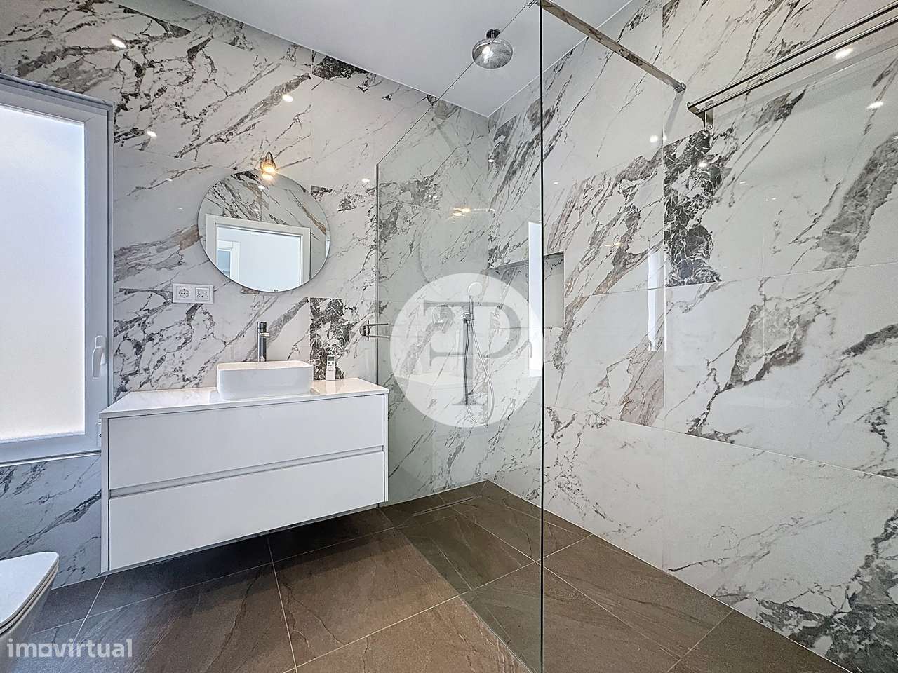 Moradia T4 com 2 suítes, piscina interior central em Alfeizerão-30