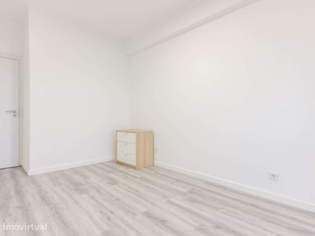 Apartamento T1 renovado | Amora-Seixal | Vista desafogada-7