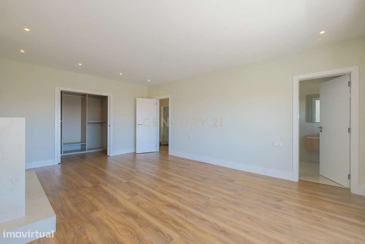 Moradia T5 com piscina, jardim, vista mar e Serra de Sintra | Murches,-19