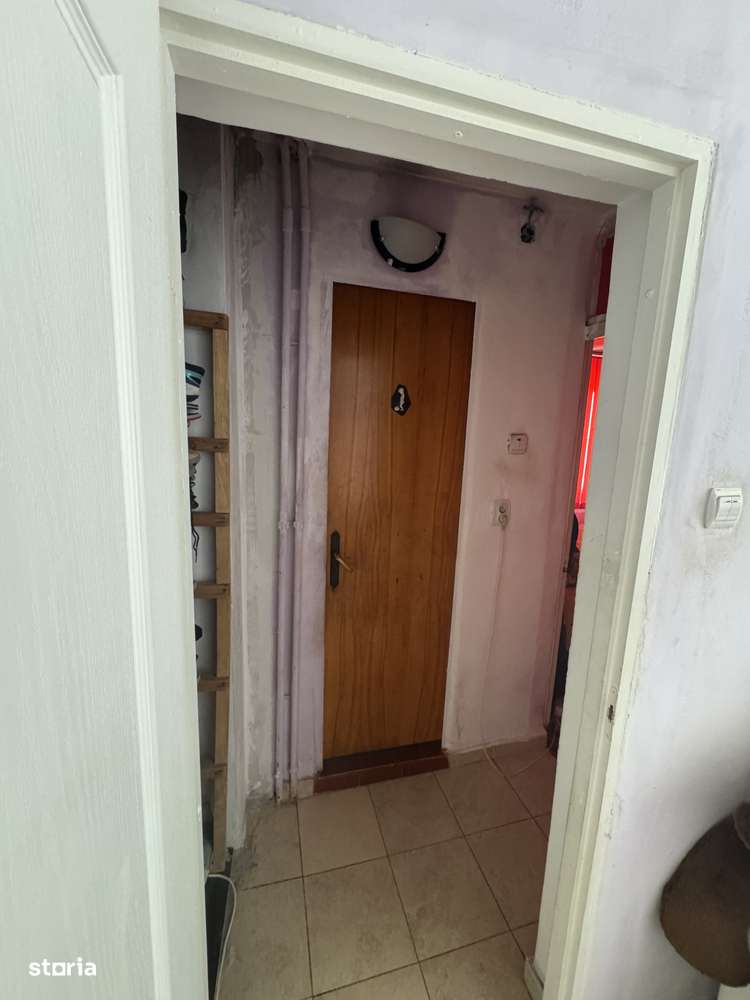 Apartament cu 4 camere foarte spatios zona Rahova Sector 5 - Imagine principală: 5/14
