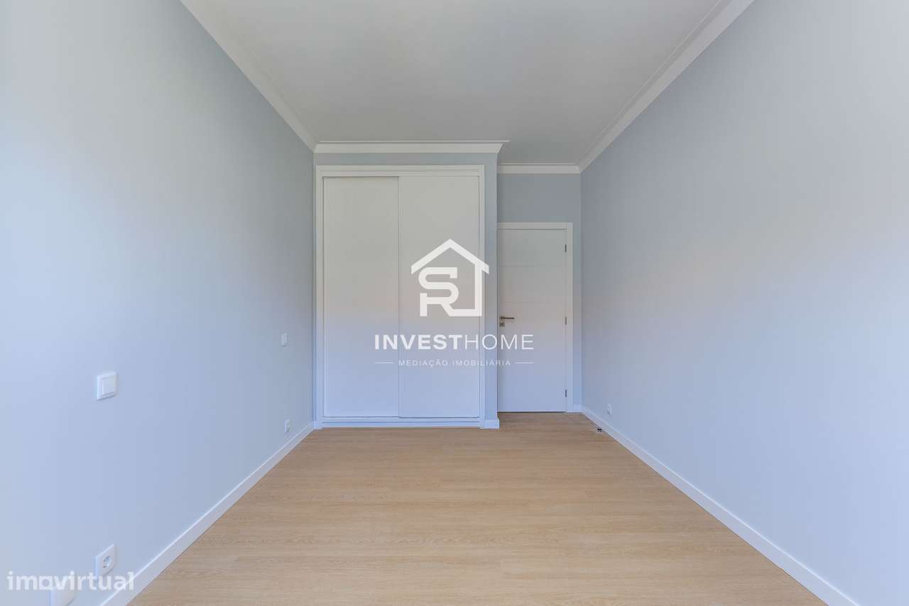 Apartamento T2+1 | Renovado | Boas Áreas | Varanda | 2 Lugares Garagem-25