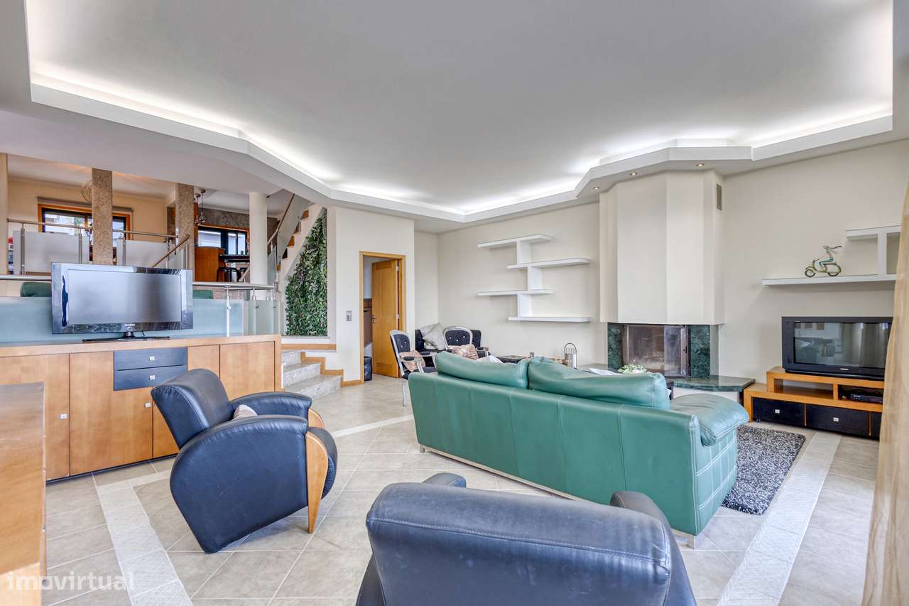 Moradia geminada à venda na Rua Tenente Sá Nogueira - VALONGO - Grande imagem: 3/41